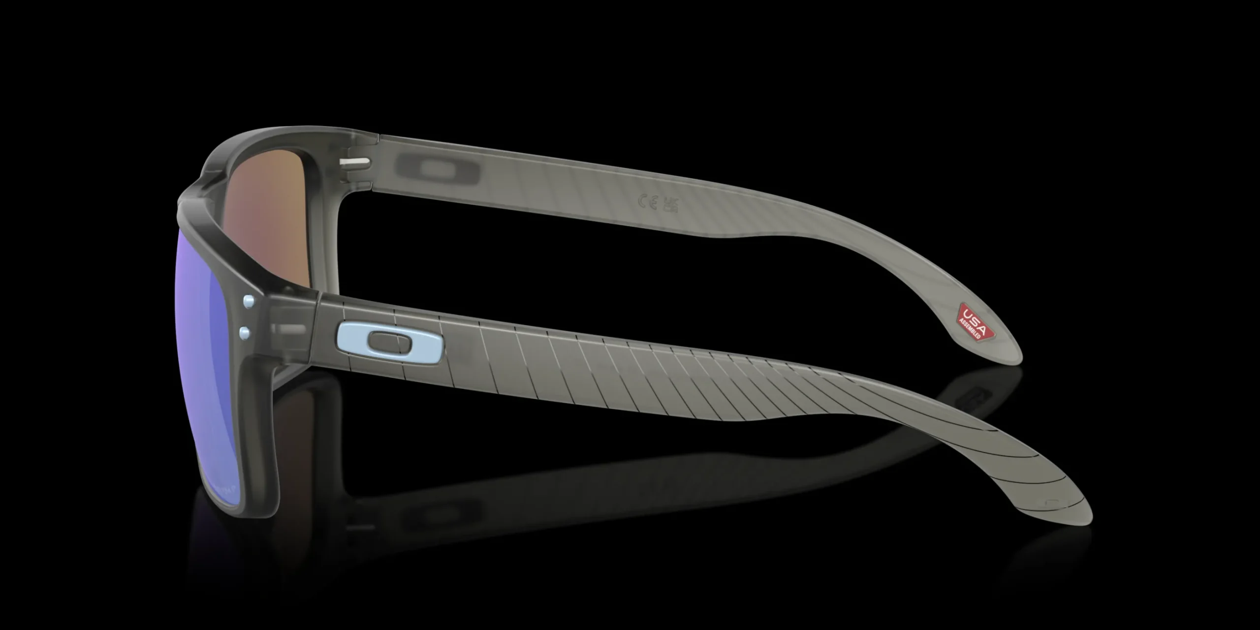 Holbrook™ Encircle Collection<Oakley Store