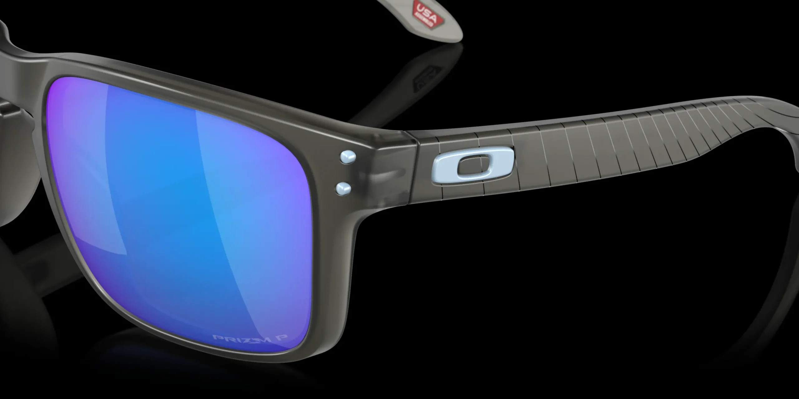 Holbrook™ Encircle Collection<Oakley Store