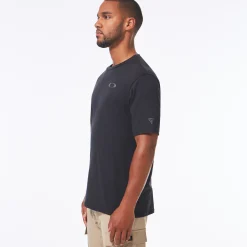 Si Brave Tee<Oakley Best